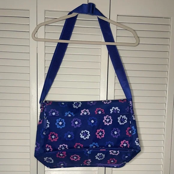 Vera Bradley Ellie Flowers Pattern Floral Messenger Bag - Picture 2 of 9